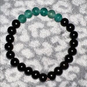 Elegant Black and Green Beaded Stretch Bracelet